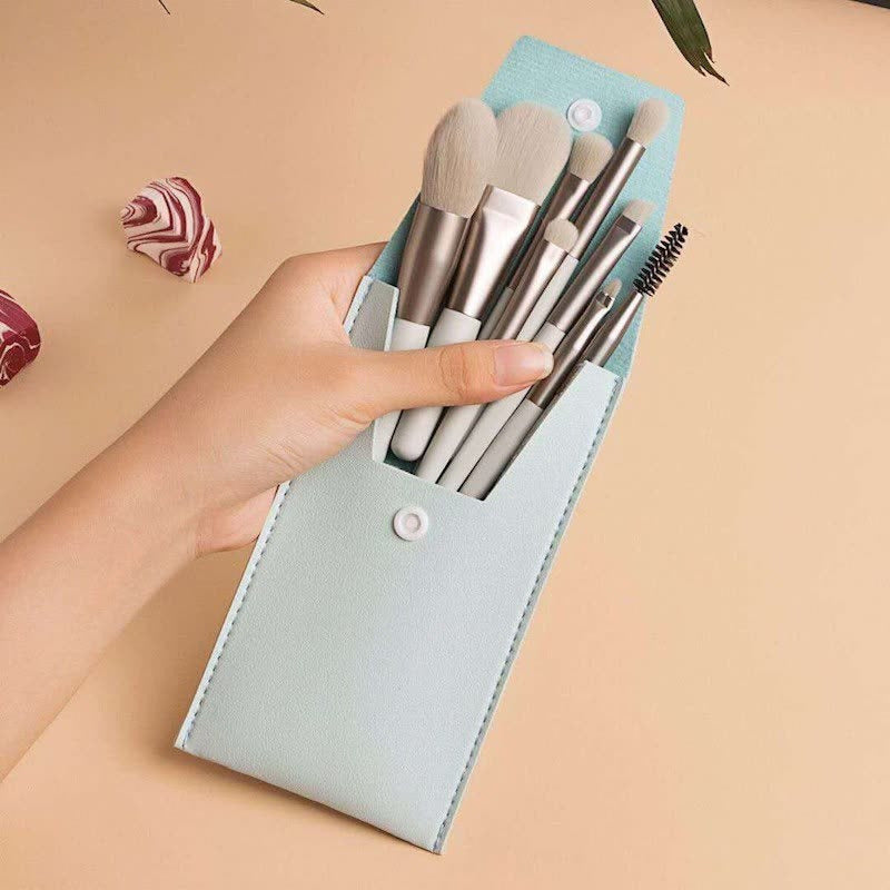 A Set Of 8 Portable Makeup Brushes, Suitable For Portable Beauty Tools