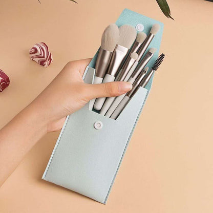 A Set Of 8 Portable Makeup Brushes, Suitable For Portable Beauty Tools